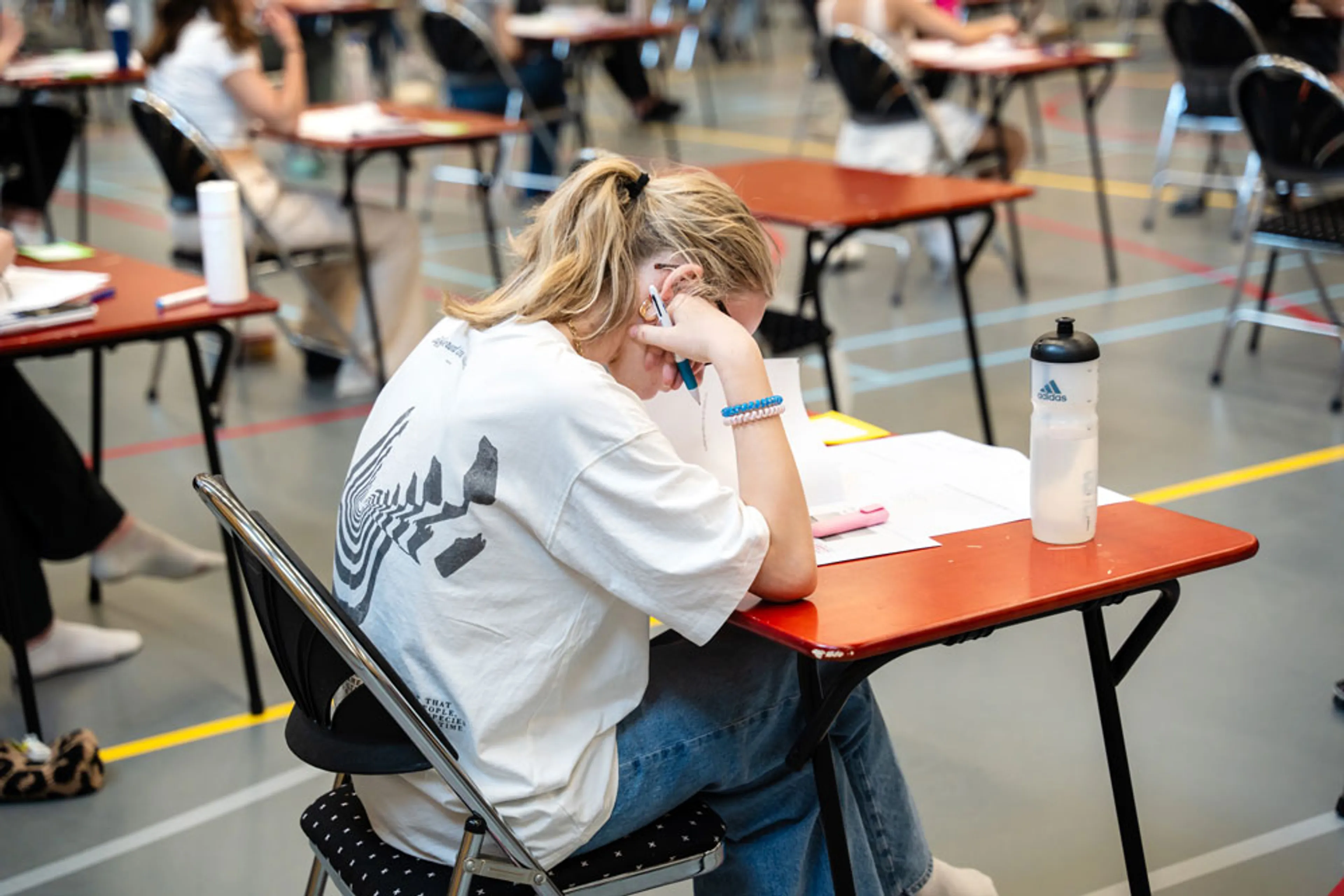 Eindexamens weer voorbij: zijn ze nog wel van deze tijd?