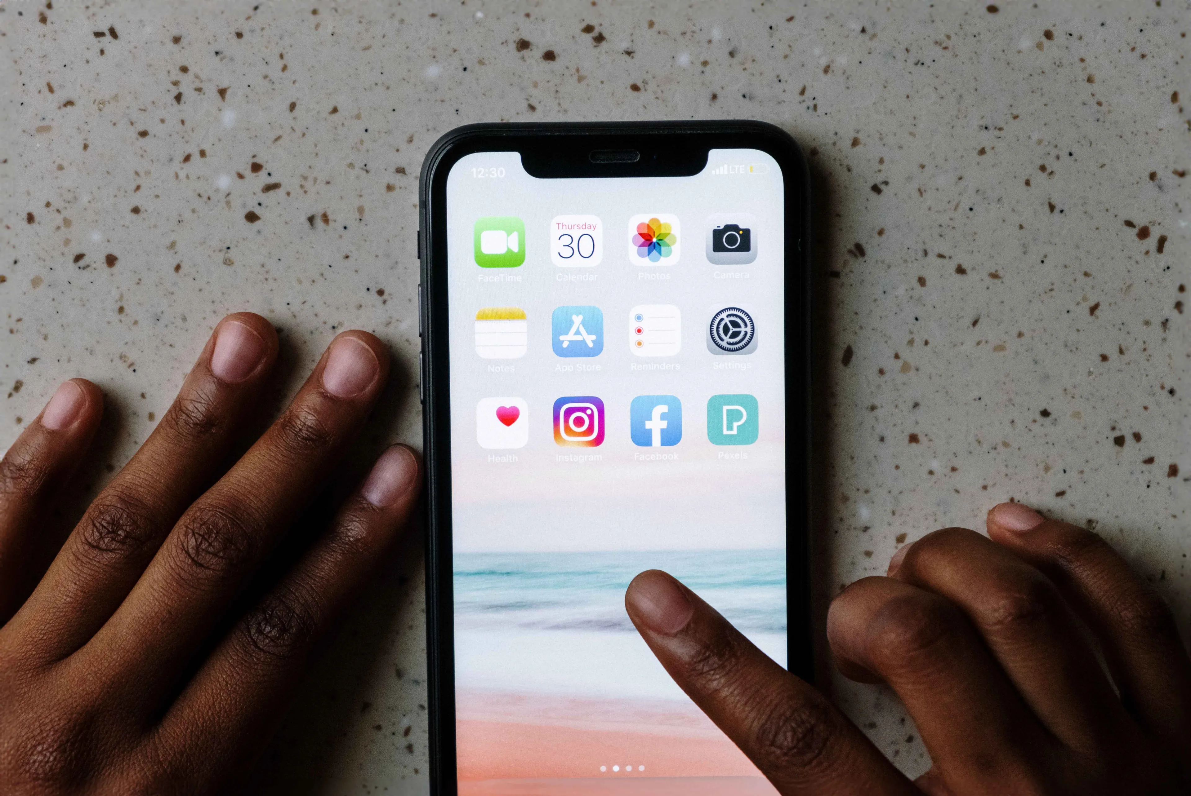 Sociale media: zacht en sociaal of ronduit genadeloos?