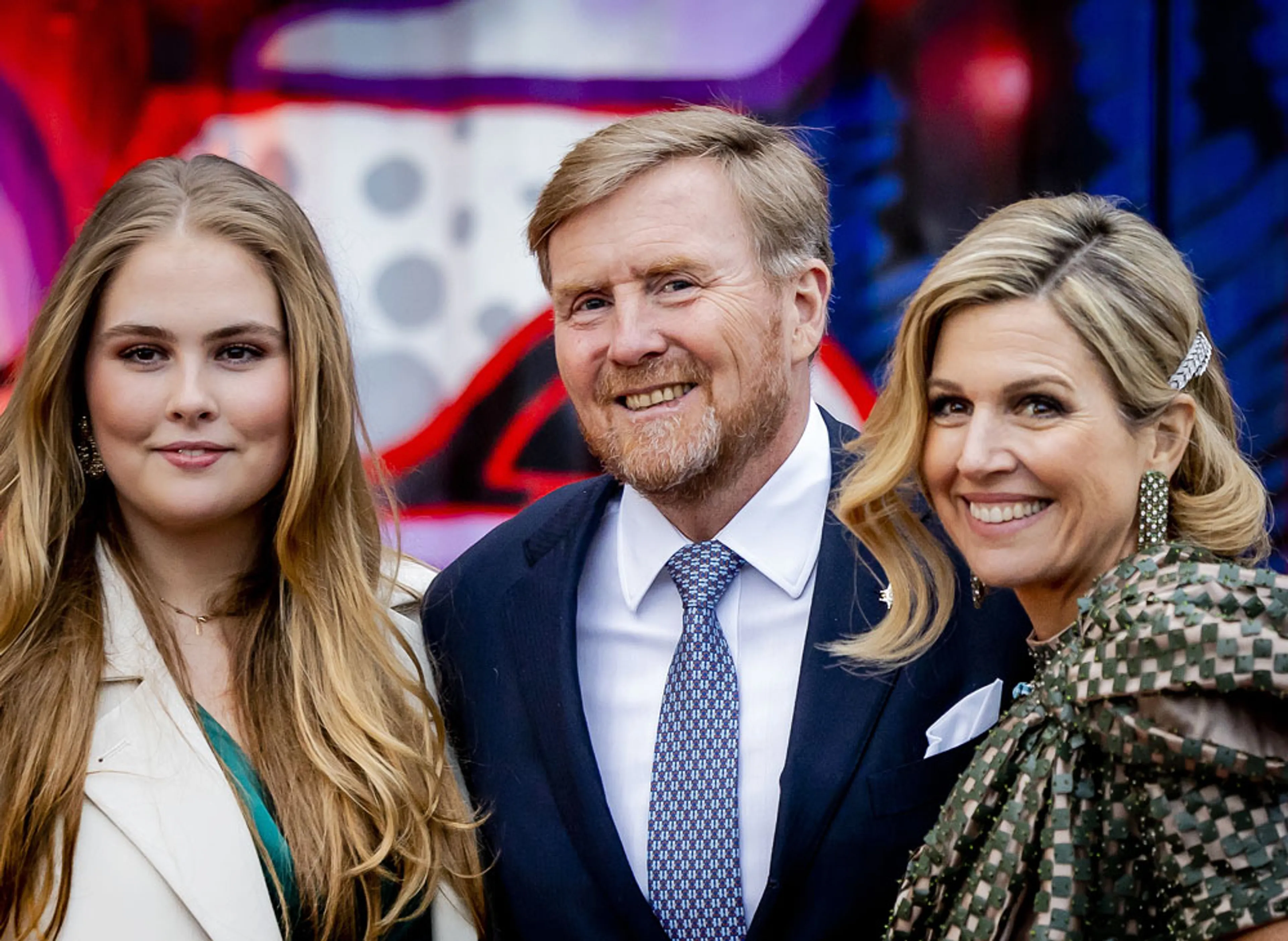 Is het koningshuis té onzichtbaar?