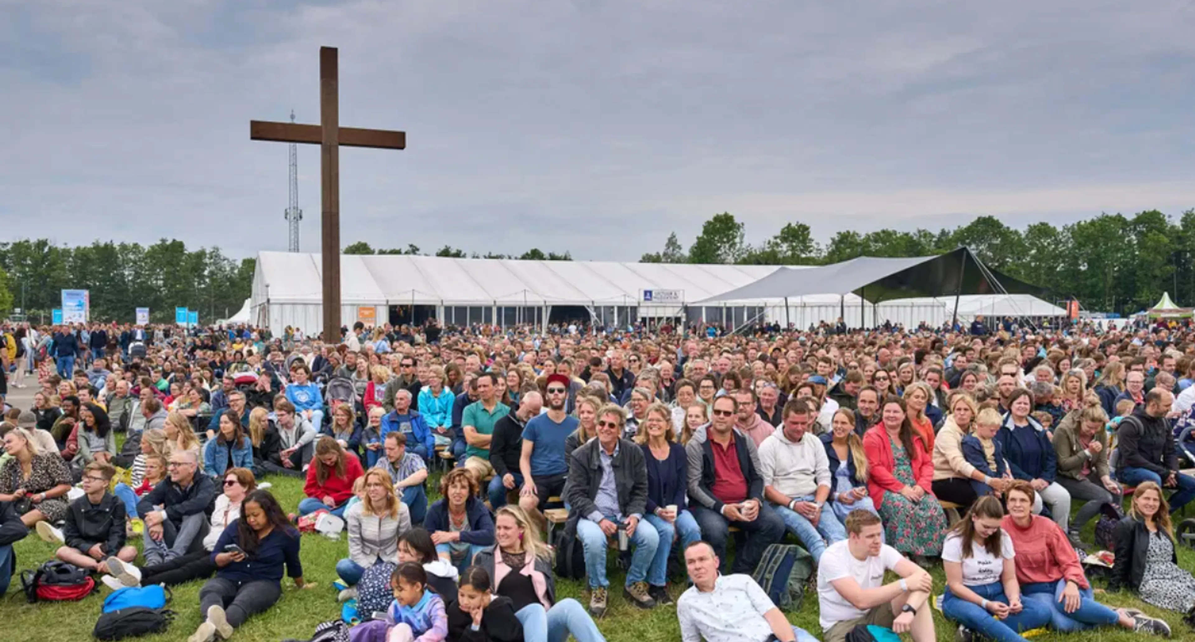 Wat gaat er mis in evangelische kerken? 'Als je niet geneest, dan heb je niet genoeg geloof'