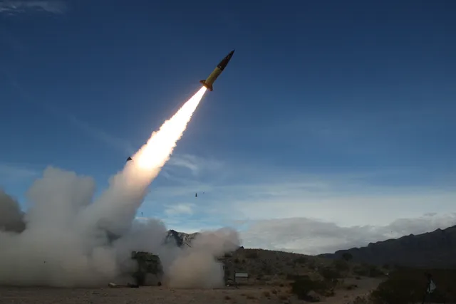 Oekraïne vuurt Amerikaanse langeafstandsraketten op Rusland af.