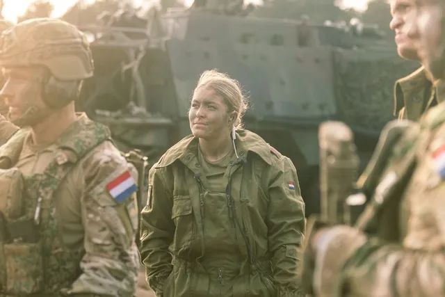 Defensie vrouw.