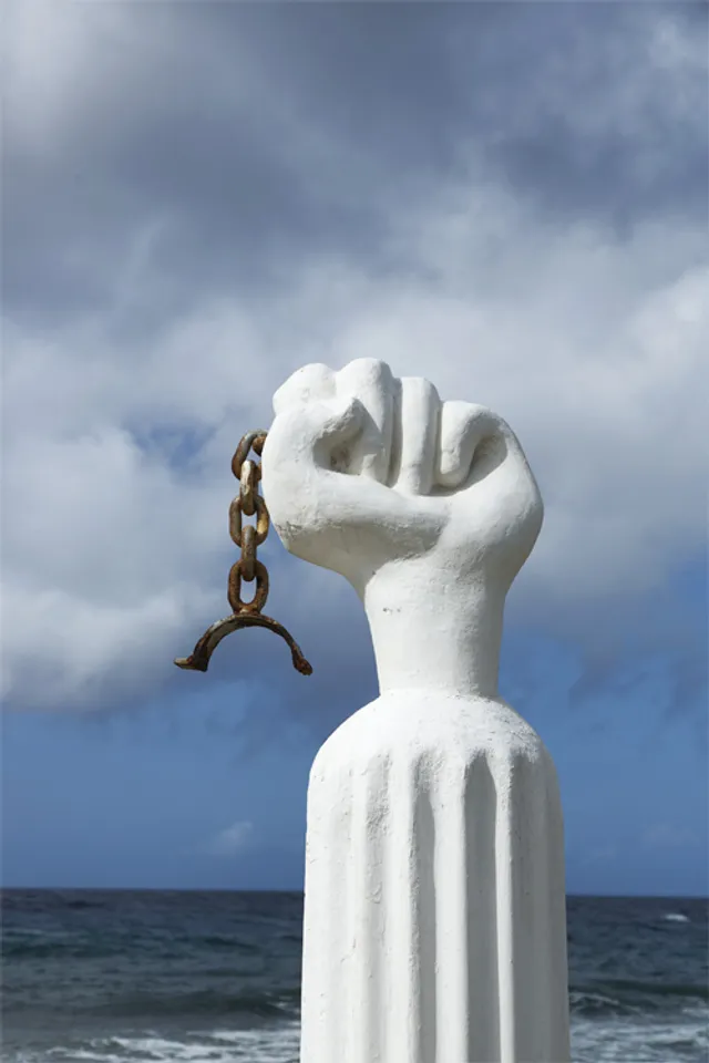 Tula-monument in Willemstad, Curaçao.