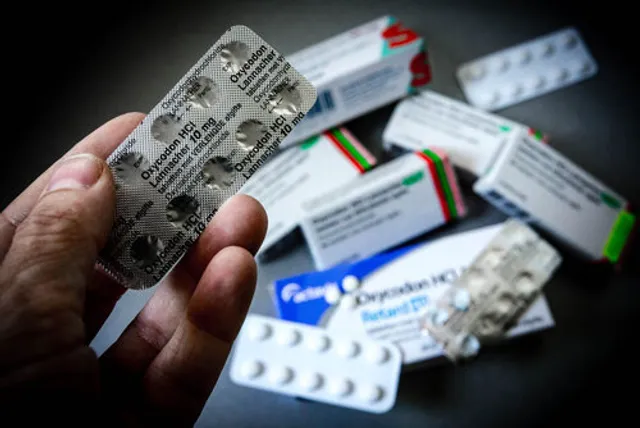 Oxycodon is een sterke pijnstiller die vaak wordt voorgeschreven na operaties.