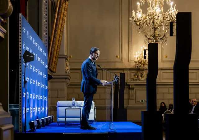 Mark Rutte, secretaris-generaal van de NAVO, tijdens zijn speech voor het internationale politieke instituut Carnegie Europe waar Rutte zijn visie deelde op het versterken van de collectieve verdediging van de alliantie. Ook werd er gesproken over de trans-Atlantische samenwerking, over Rusland en Oekraïne en over de opkomst van nieuwe dreigingen, waaronder nieuwe technologie.