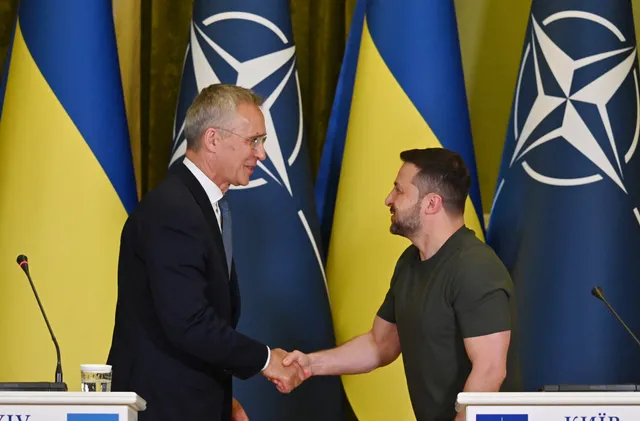 Stoltenberg en Zelensky.