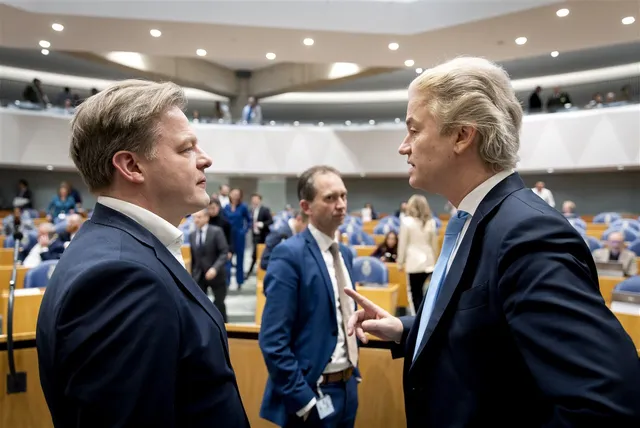 Krijgen we in Nederland een 'programkabinet' En wat is dat eigenlijk?.