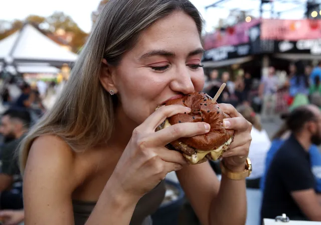 Vrouw burger vleesvervanger rechtszaak.