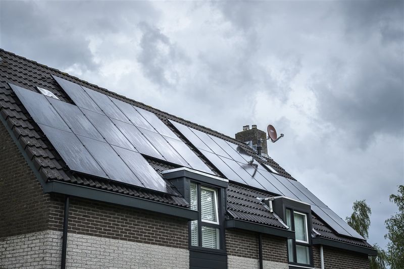 Hoe sluit je het beste energiecontract af als je zonnepanelen hebt?