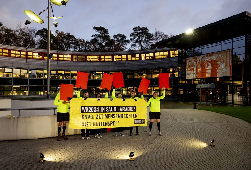 Moet de KNVB zich verzetten tegen het WK voetbal 2034 in Saudi-Arabië? Amnesty vindt van wel