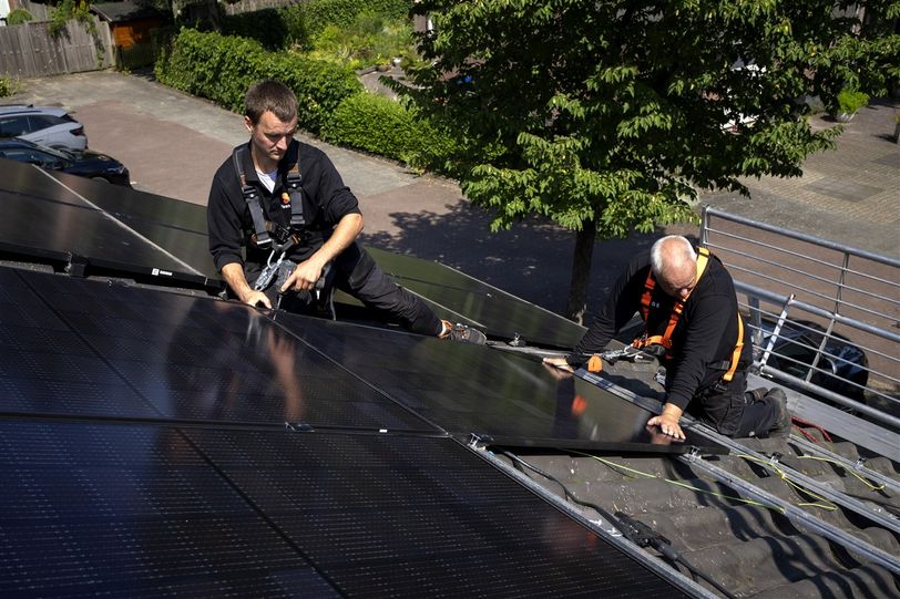 Energie terugleveren kóst deze zonnepaneelhouders meer dan het oplevert