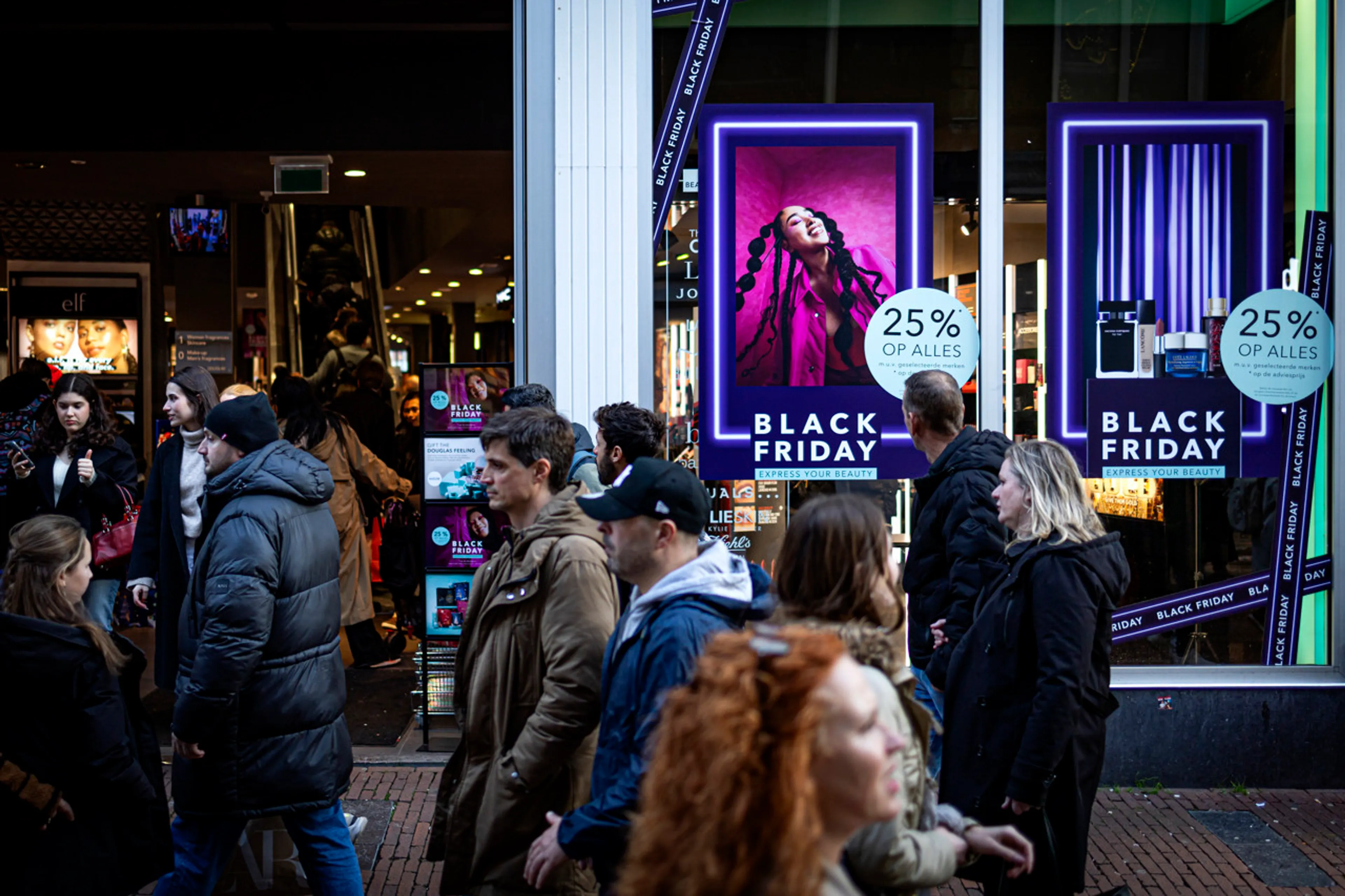 Nederlanders geloven niet meer in Black Friday-kortingen